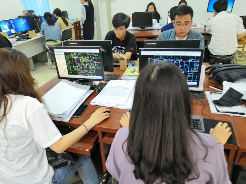 第七届全国高等院校建筑软件技能认证大赛现场图片.jpg 第七届全国高等院校建筑软件技能认证大赛现场图片.jpg